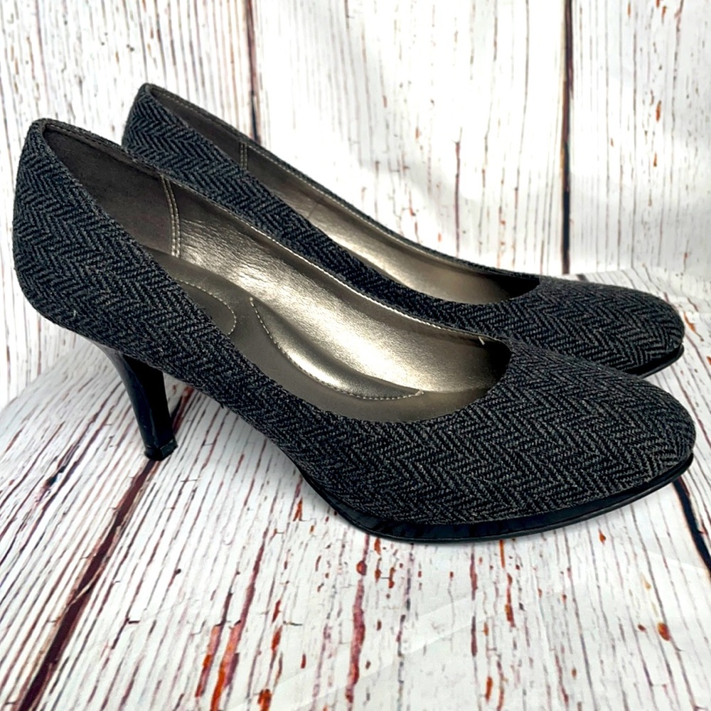 Kelly& Katie Black/Gray Chevron Fabric Pumps 8-1/2